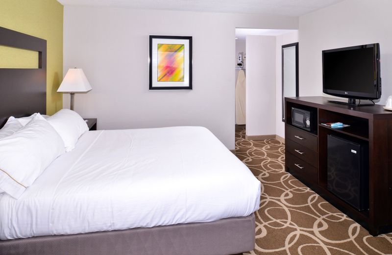 Elimwood Hotel
