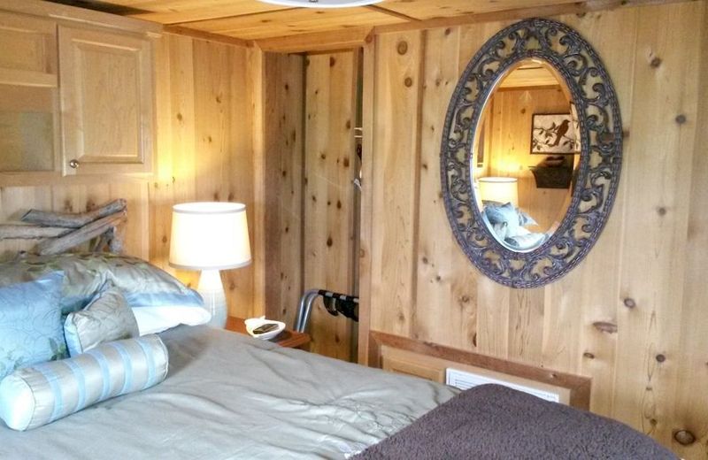 The Cabins and Cottages at Shale Lake