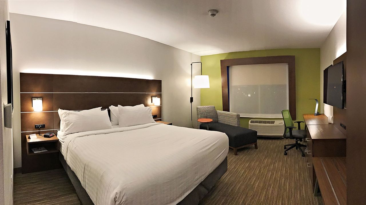 Holiday Inn Express & Suites - Sterling, an IHG Hotel