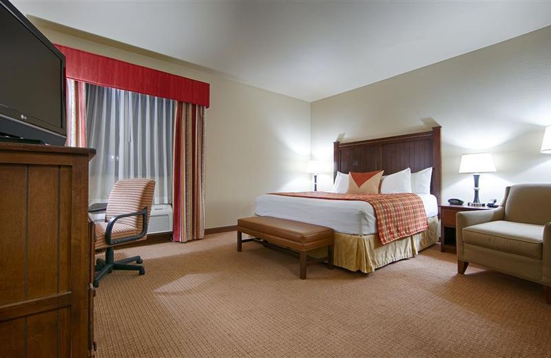 Best Western Plus Cimarron Hotel and Suites