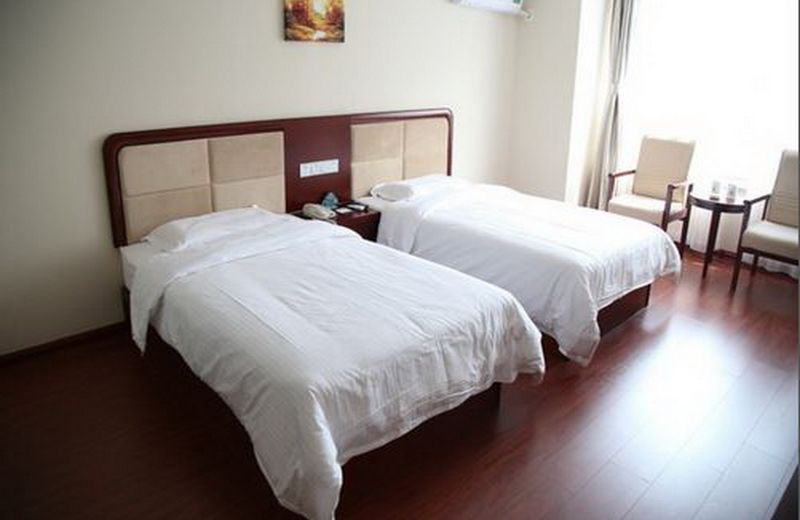 GreenTree Inn TangShan  QianAn Junhe Plaza Business Hotel