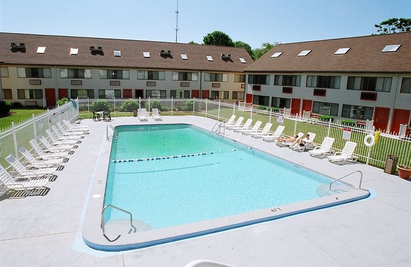 The Admiralty Inn & Suites