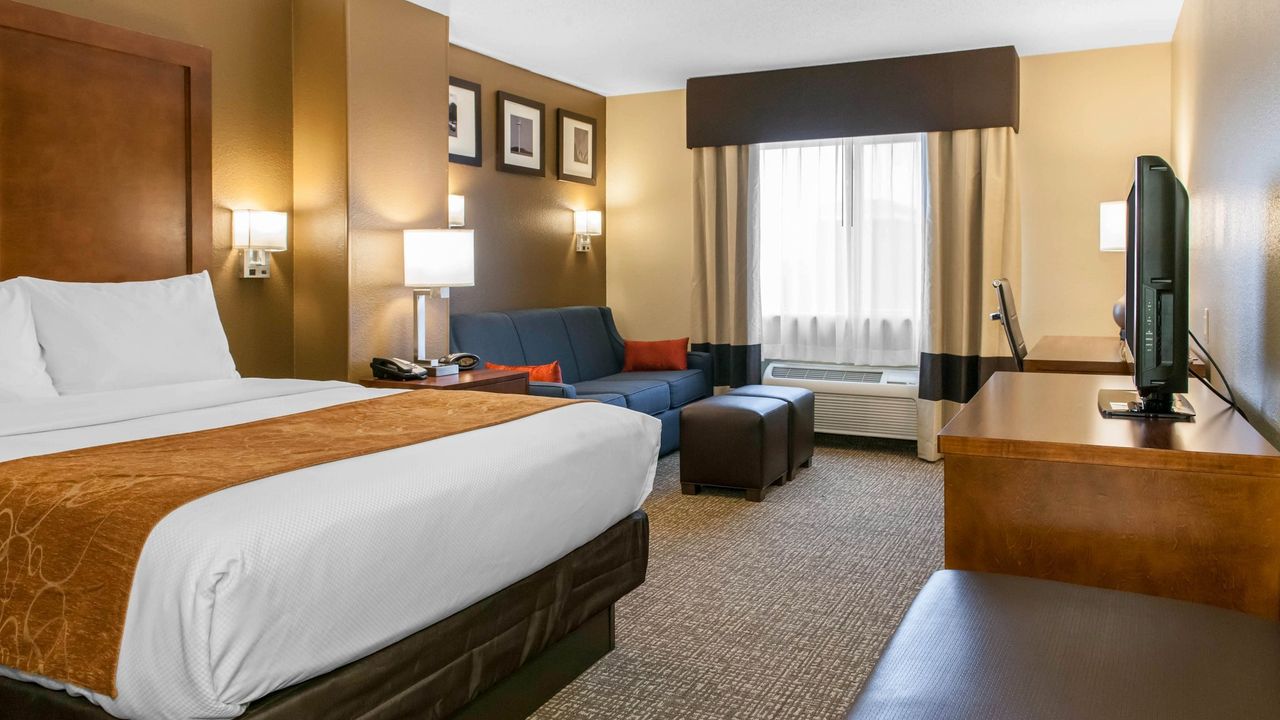Comfort Suites Terre Haute University Area