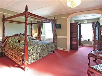 Friary Manor