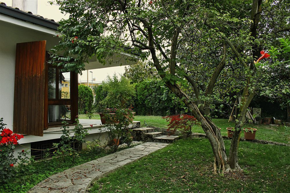 Outdoor Pictures 24