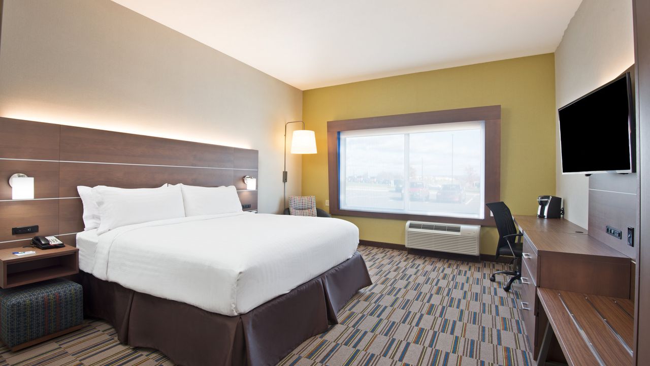 Holiday Inn Express & Suites Uniontown, an IHG Hotel