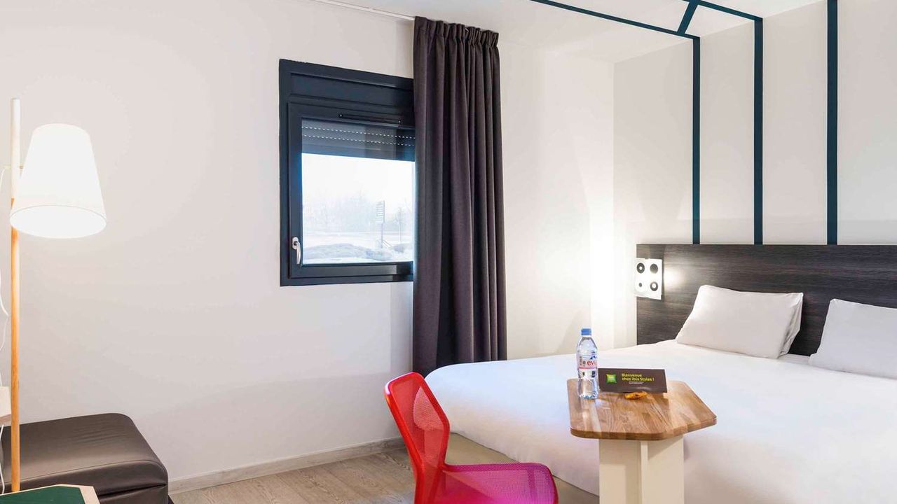 ibis Styles Rouen Val De Reuil