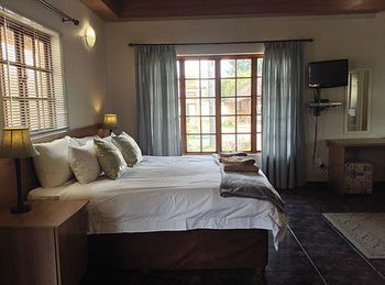 12 On Vaal Drive Guesthouse