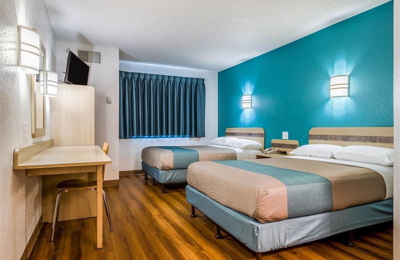 Motel 6-West Des Moines, IA