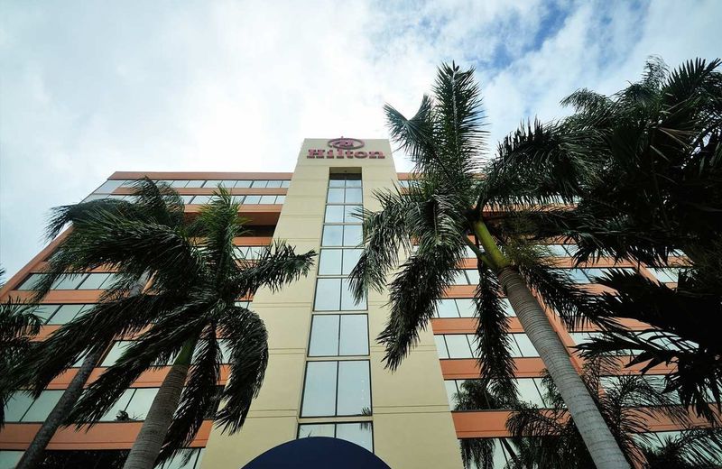 Hilton Palm Beach Airport