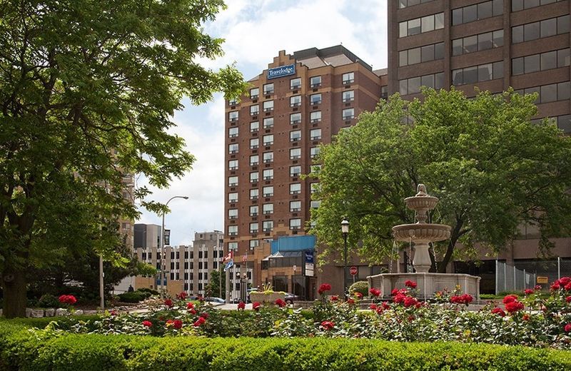 Holiday Inn Express Windsor Waterfront, an IHG Hotel