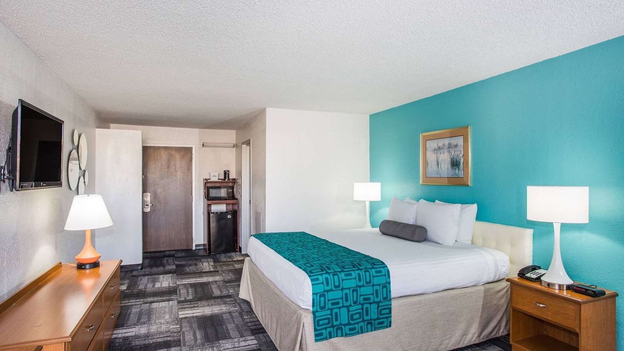 HOWARD JOHNSON INN - WINTER HA