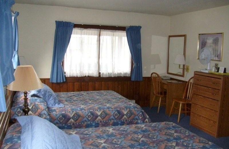 ARAPAHOE SKI LODGE