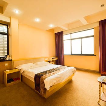 Xianning Jia Yuan Business Hotel