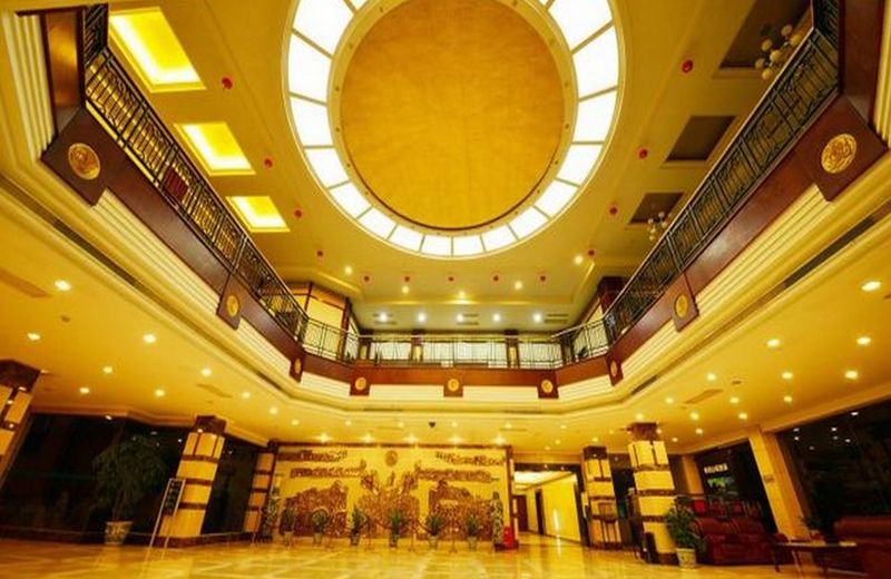 Huaqiao Hotel