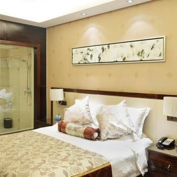 Huayang Holiday Hotel