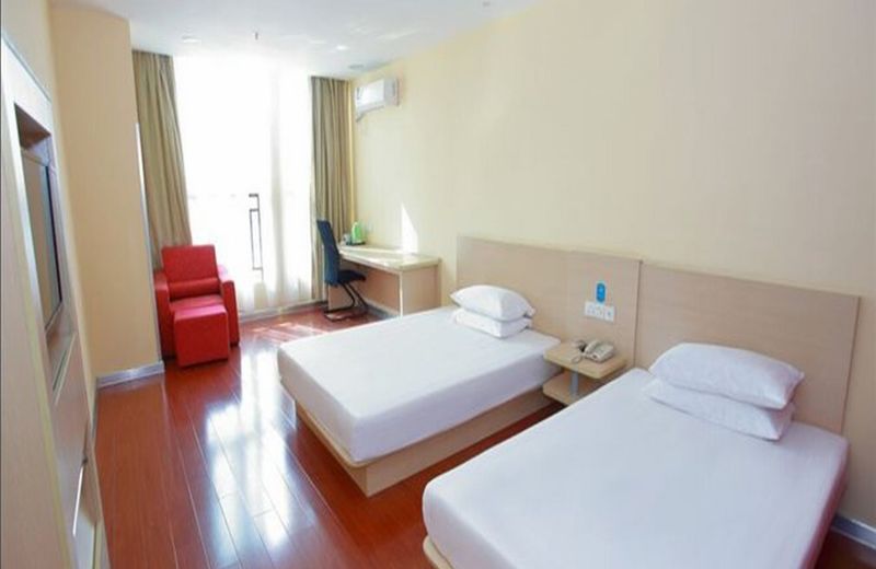 GreenTree Inn Zhenjiang Dagang New District Tonggang Road Butterfly Square
