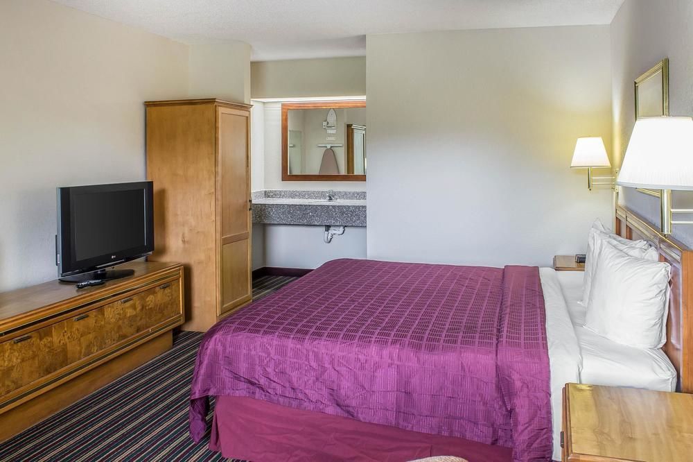 Econo Lodge Sanford NC