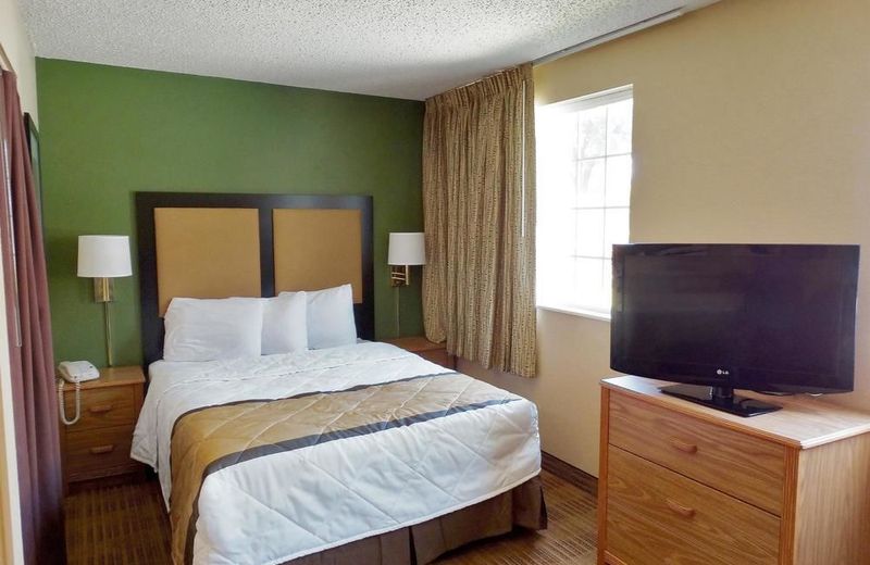 Extended Stay America Suites - Indianapolis - West 86th St