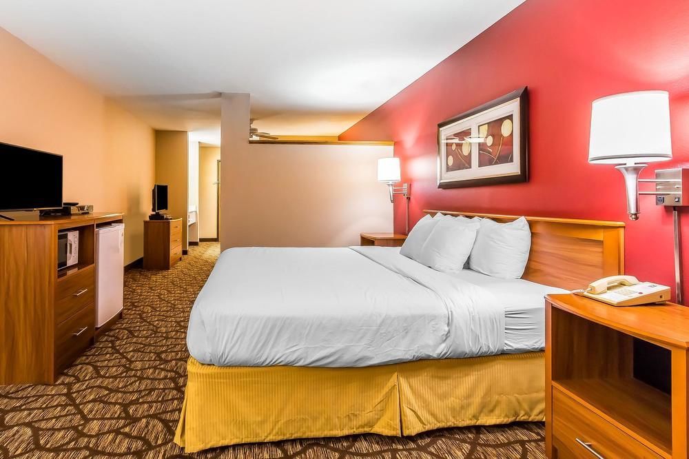 Quality Inn & Suites Chesterfield Village