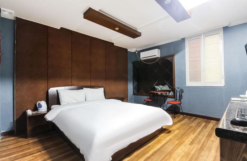 Feel Motel