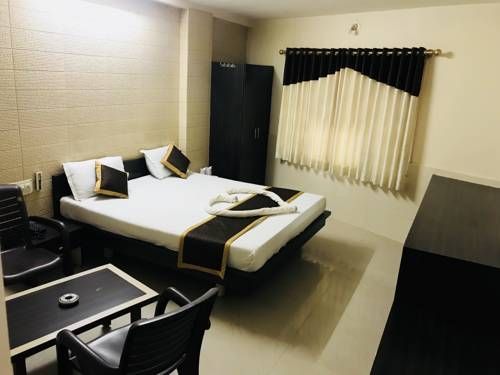 Dariyalal Hotel