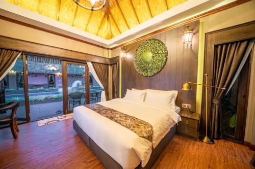 Khum Damnoen Resort