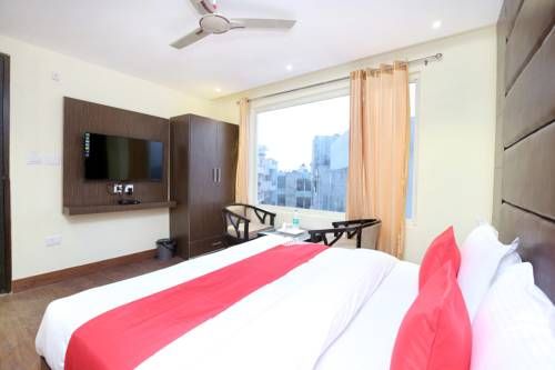 FabHotel Diamond Zirakpur - Fully Vaccinated Staff