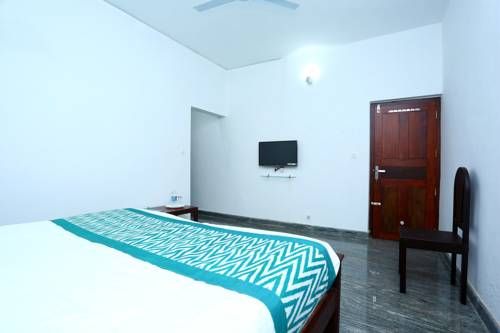 OYO 14841 Indra Holiday Home