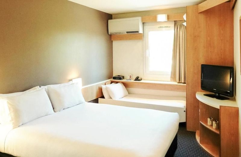 ibis Thornleigh