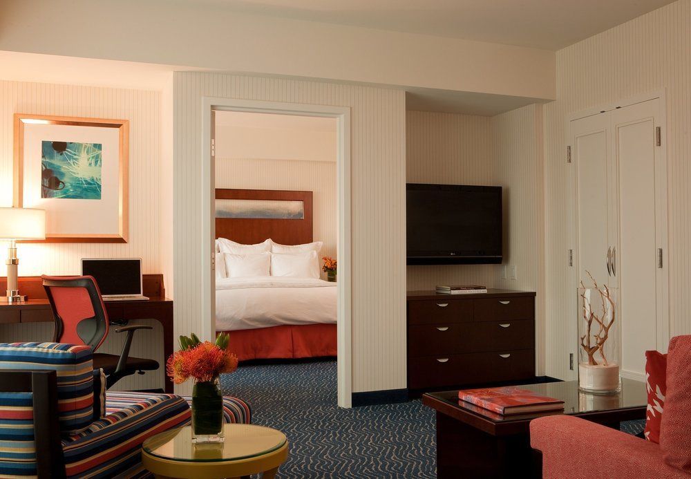 Renaissance Boston Waterfront Hotel