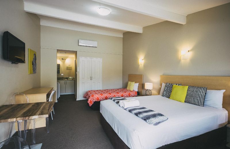 Six Degrees Motel