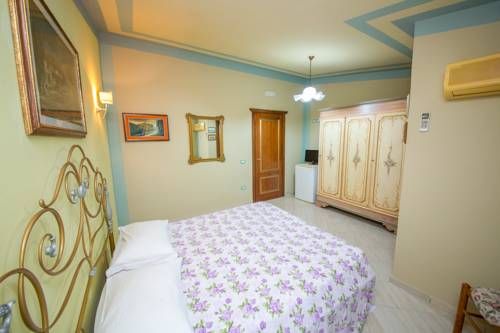 Hotel "SAN SAENA "