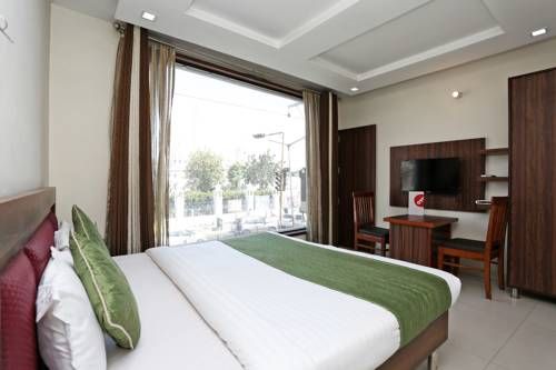 OYO 8590 Hotel Sea