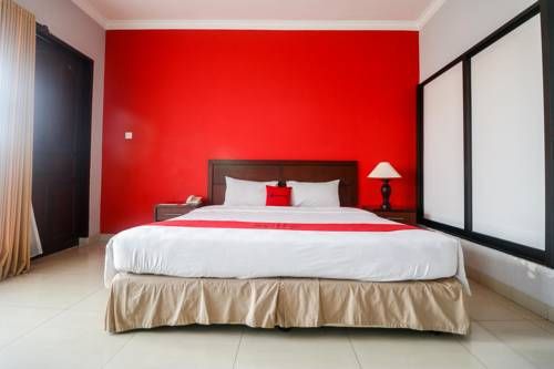 RedDoorz Premium @ Bukit Damai Indah