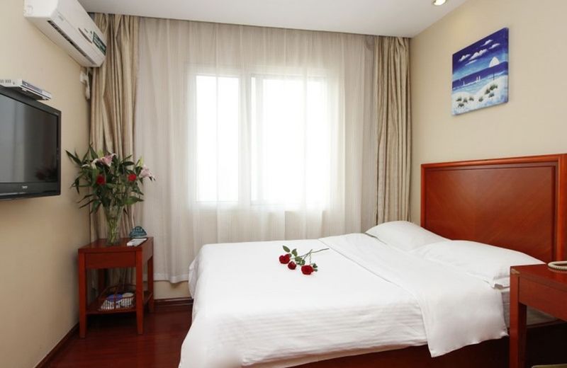 GreenTree Inn Rizhao West Station Suning Plaza