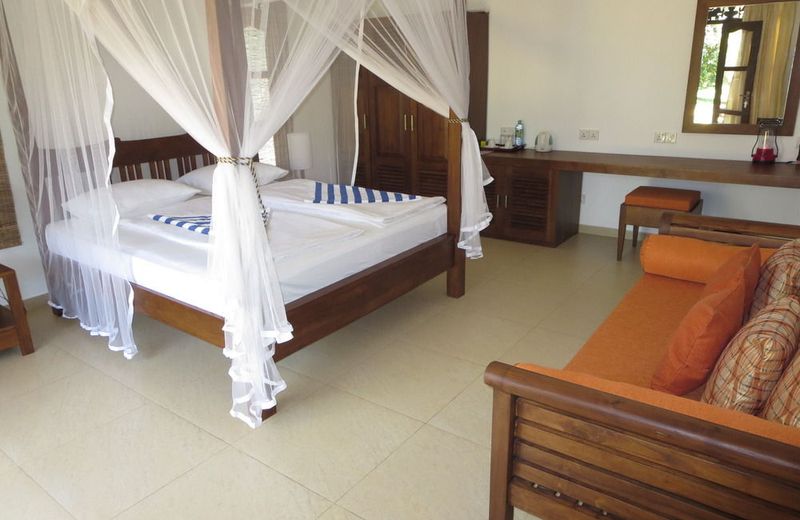 Lanka Beach Bungalows
