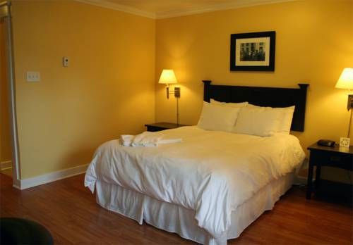 Grenfell Heritage Hotel & Suites