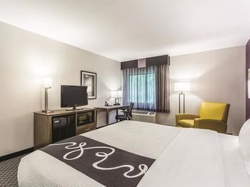 La Quinta by Wyndham Columbia / Fort Meade