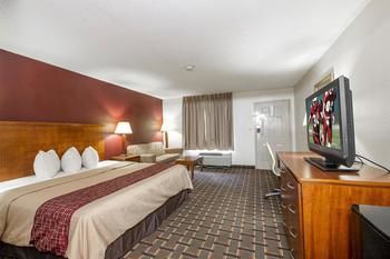 Red Roof Inn & Suites Bossier City