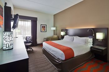 Holiday Inn Express Harrisburg NE, an IHG Hotel