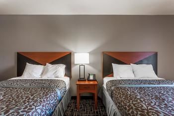Days Inn & Suites by Wyndham Lancaster Amish Country