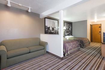 Super 8 by Wyndham Bernalillo