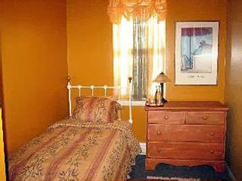 Bronx Guesthouse