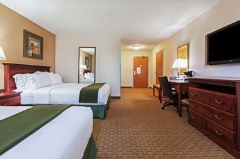 Holiday Inn Express & Suites Selma, an IHG Hotel