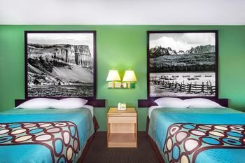 Super 8 by Wyndham Heyburn