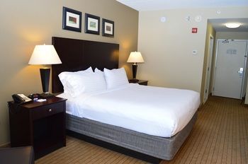 Holiday Inn Express & Suites Malone, an IHG Hotel