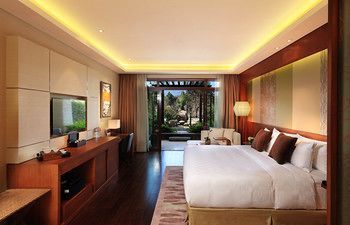 HUALUXE Hotels & Resorts Kunming, an IHG Hotel