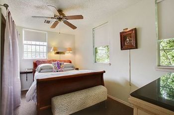 Historic Inn in the Marigny, blocks to French Quarter