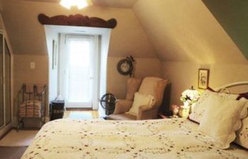 Historic Iron Horse Inn